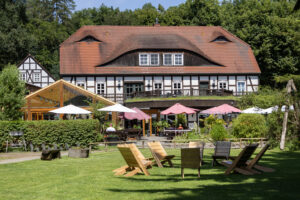 Yoga in der Boltenmühle Natur und Ruhe beim Paar-Yoga genießen