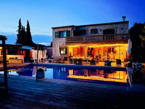 Finca Limoncello am Abend: Paar-Retreat Mallorca